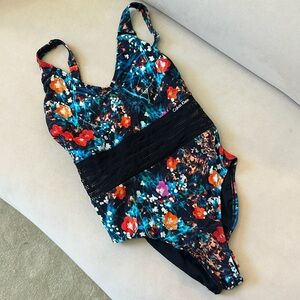 CALVIN KLEIN SIZE 8 ONE PIECE